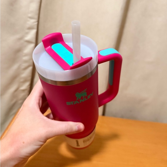 Stanley The Flowstate Quencher H2.O Tumbler - 30 oz., Vacuum Insulated. - Picture 2 of 5